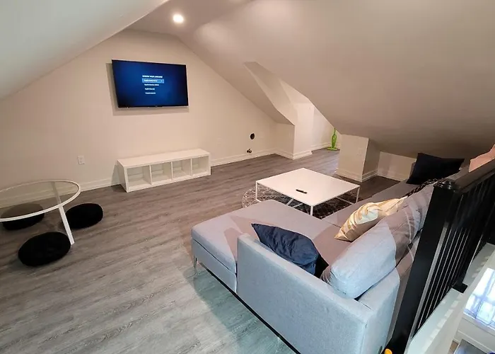 Lovely 2 Level Suite