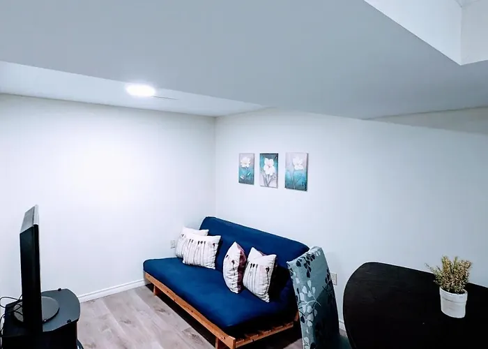 Small Haven With Sunlit Garden, Bsmt Apartment
