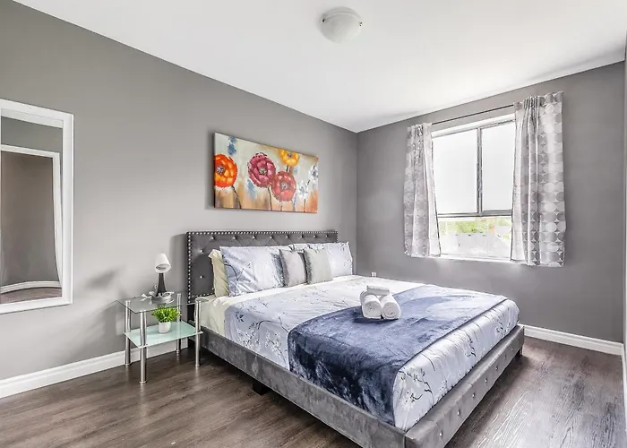 2Br Apt - Near Downtown Hamilton - Sleeps 6