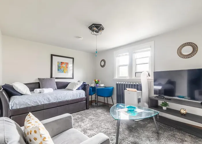 Stylish 1Br Apartment - Heart Of James South Hamilton