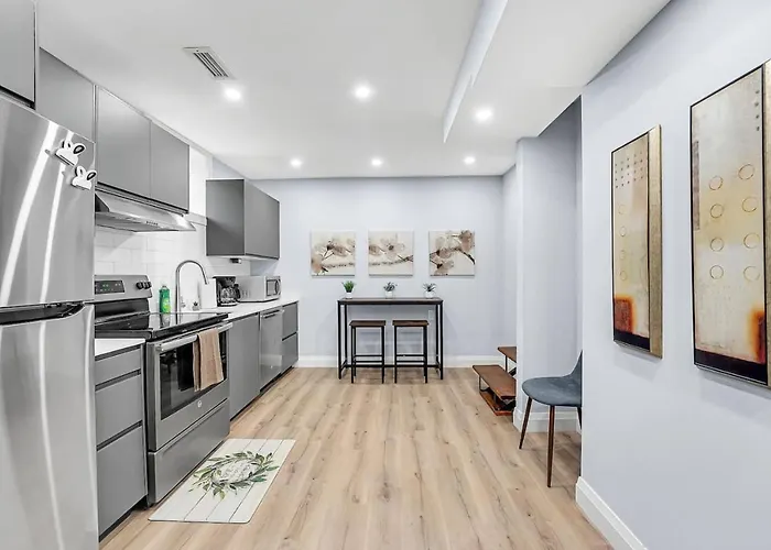 Beautiful Home Near Dt Go Hospitals Waterfalls