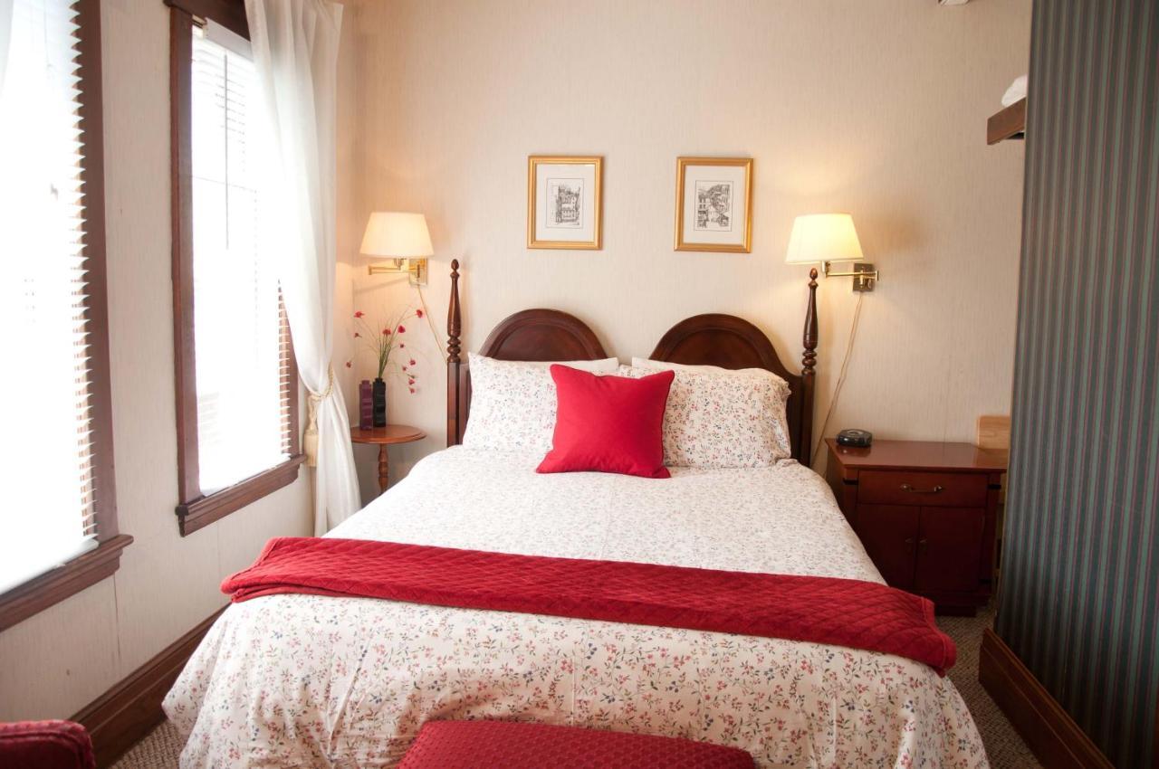 Homestead House Bed & Breakfast Hamilton
