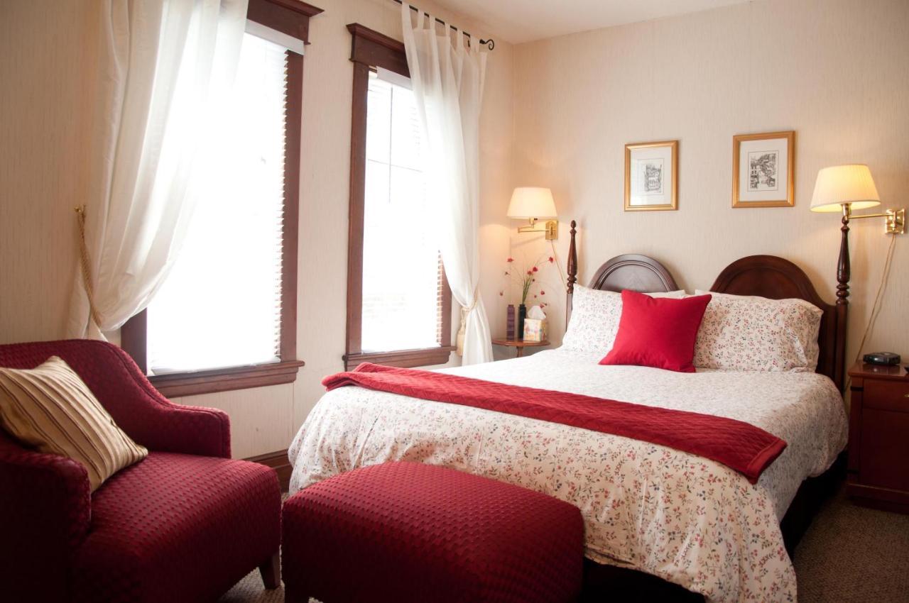 Homestead House Bed & Breakfast 4*
