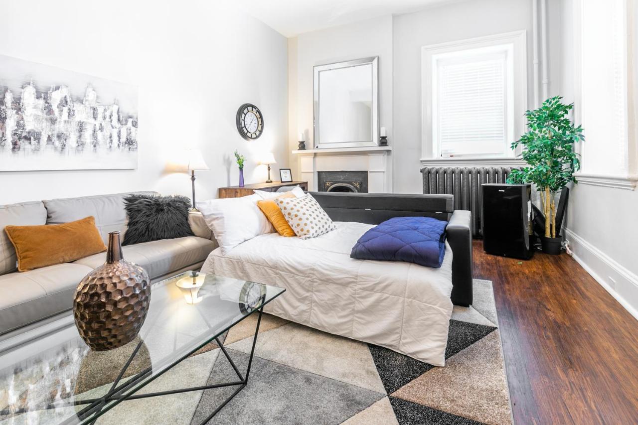 Upscale 1br - Boutique - Prime Downtown Location!