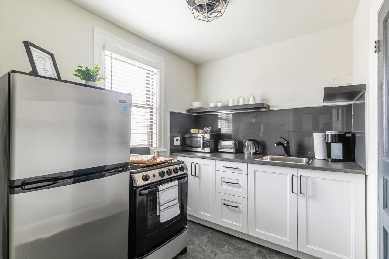 Upscale Studio - Boutique - Prime Walk Location!