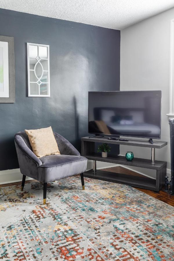 Apartment Upscale Studio - Boutique - Prime Walk Location! *