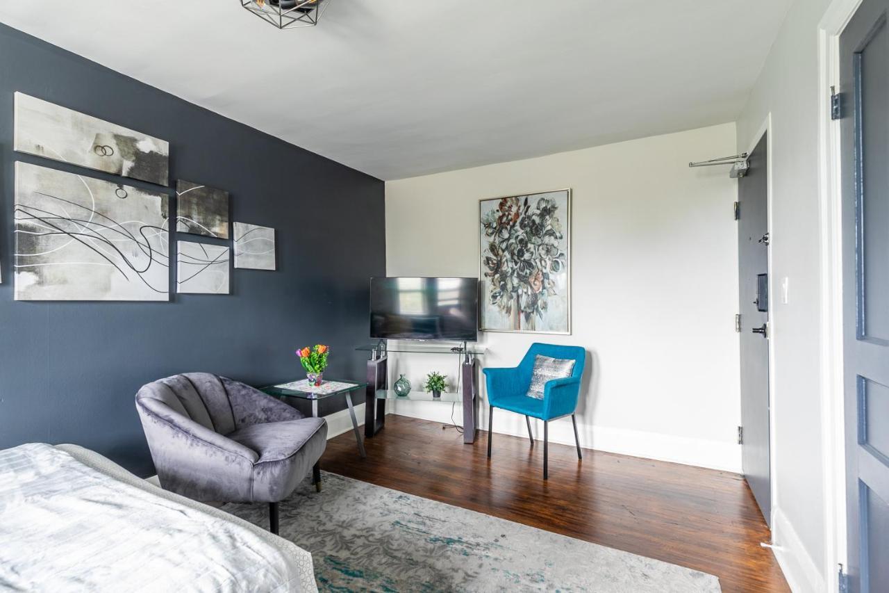Upscale Studio - Boutique - Prime Downtown Location! Apartment *