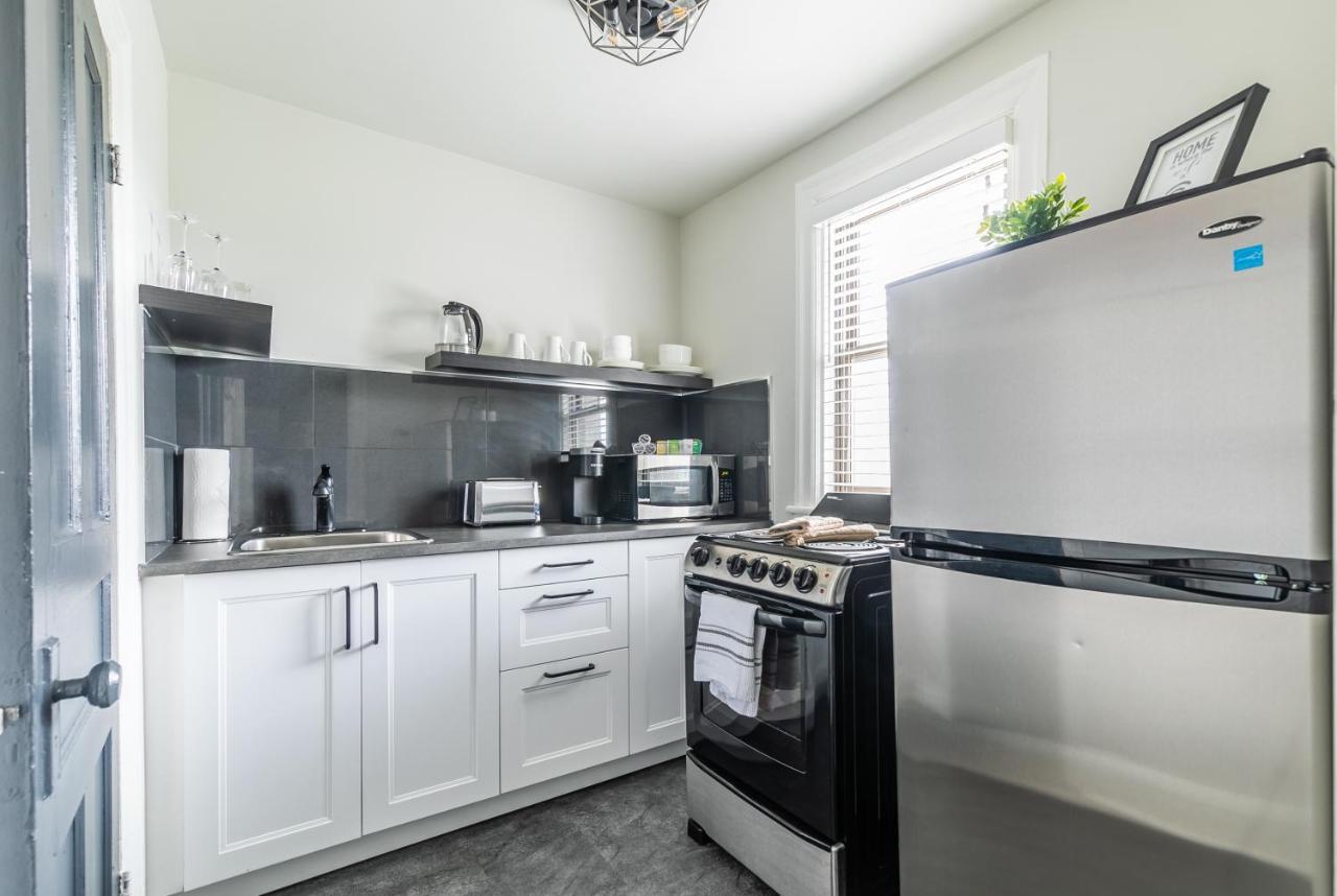 Upscale Studio - Boutique - Prime Downtown Location!