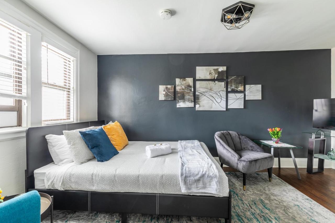 Upscale Studio - Boutique - Prime Downtown Location! Apartment