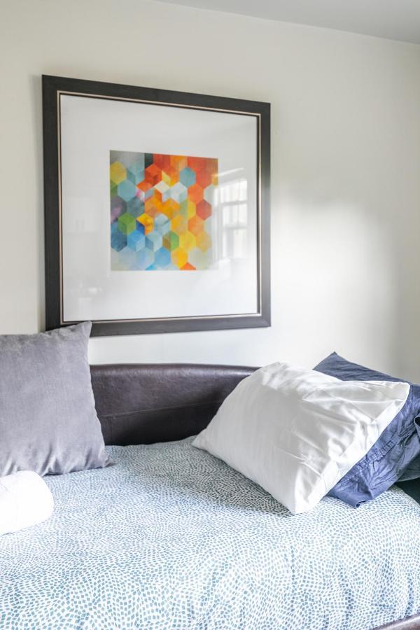 Upscale 1br - Boutique - Prime Dt Location! *
