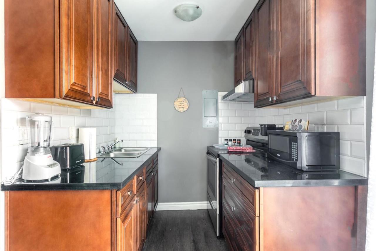 Apartment Stunning 2Br - King Bed Apartment - Prime Location! *