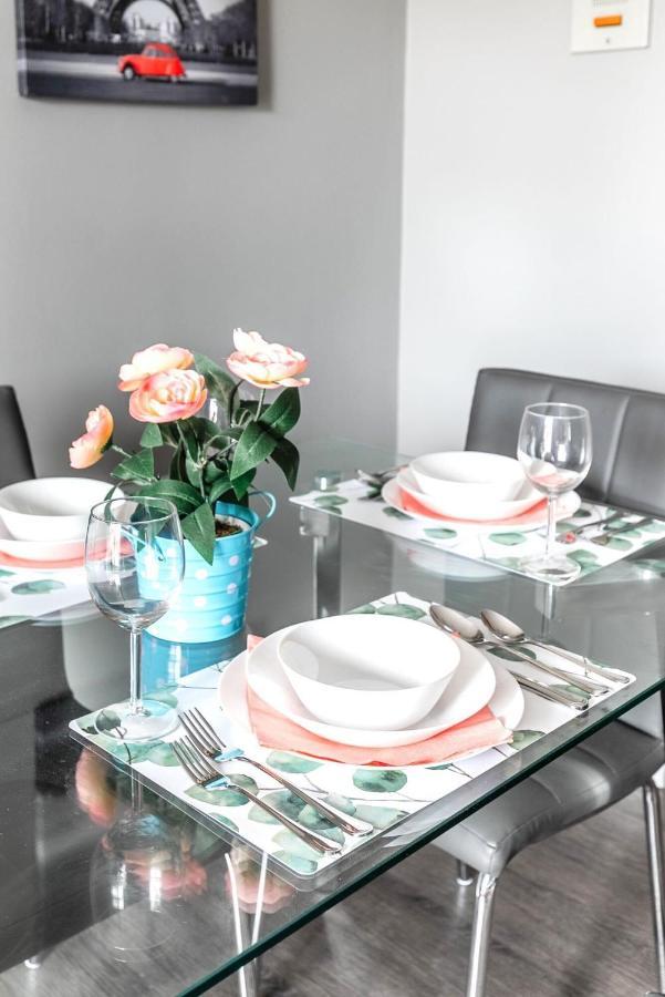 Stunning 2Br - King Bed Apartment - Prime Location! Hamilton