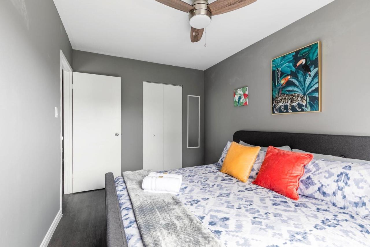 Apartment Stunning 2Br - King Bed Apartment - Prime Location!