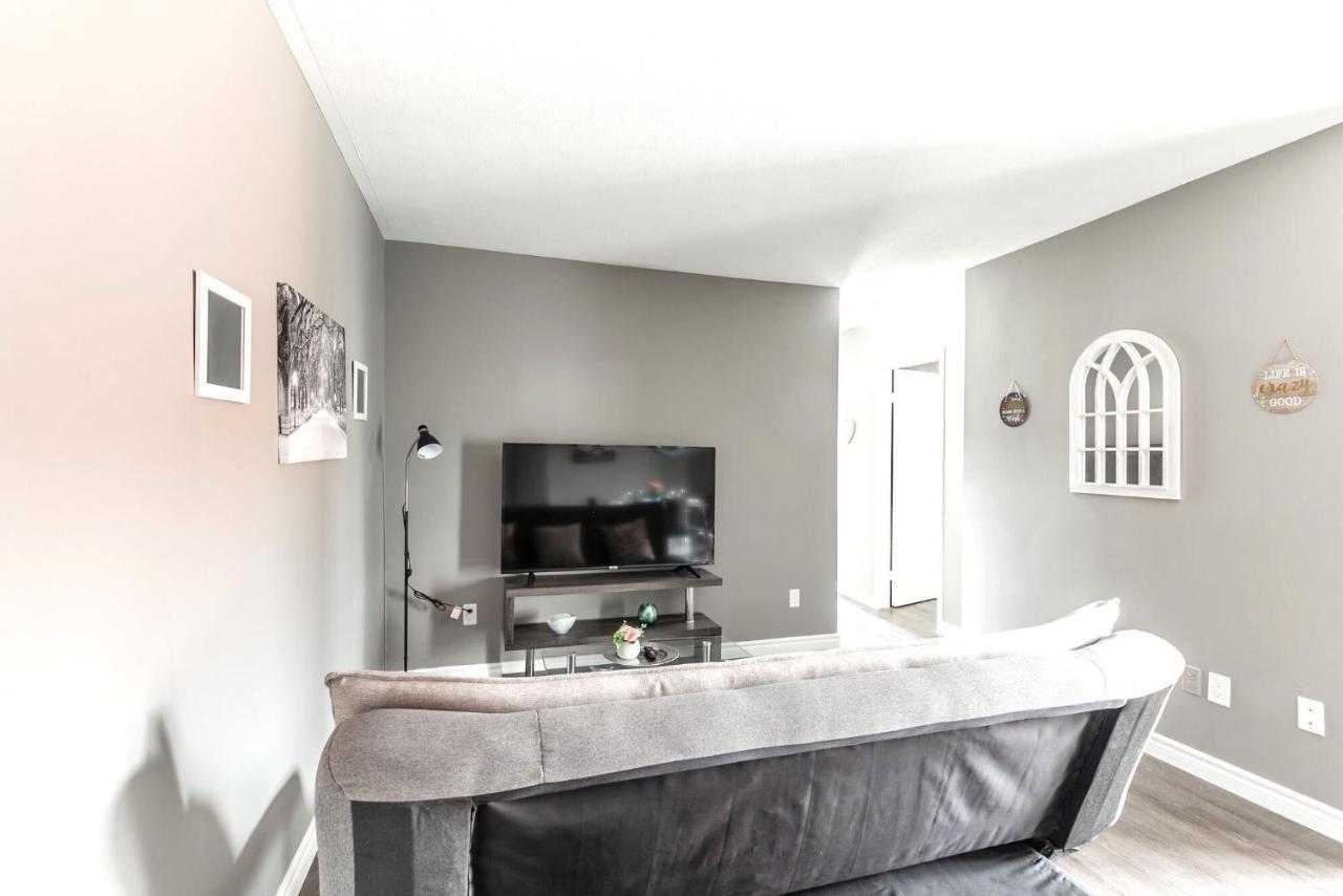 Stunning 2Br - King Bed Apartment - Prime Location!