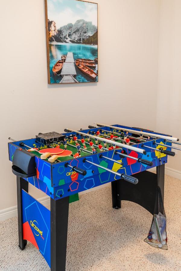 Globalstay Modern Townhomes In Lakeshore Steps To The Beach Holiday home Hamilton
