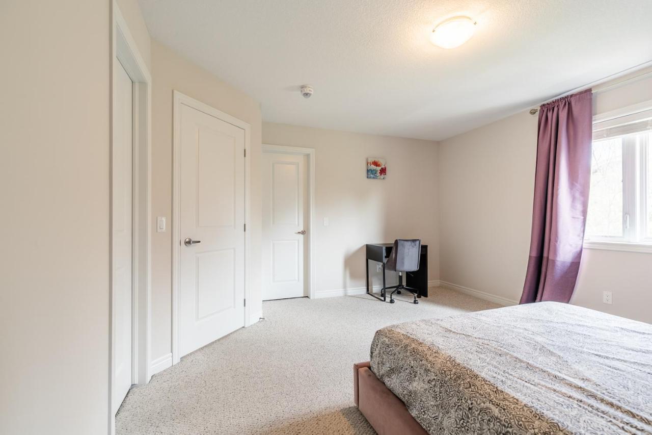 Holiday home Globalstay Modern Townhomes In Lakeshore Steps To The Beach