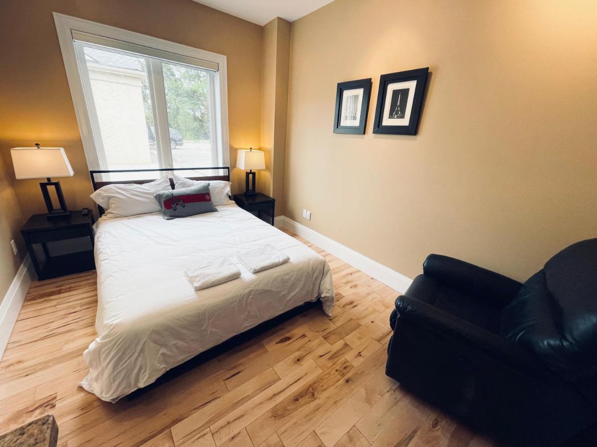 Chic Two Bedroom Downtown Aparthotel