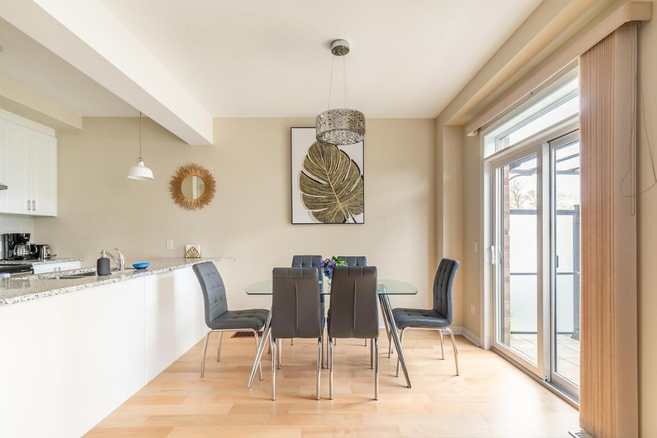 Globalstay Modern Townhomes In Lakeshore Steps To The Beach * Hamilton