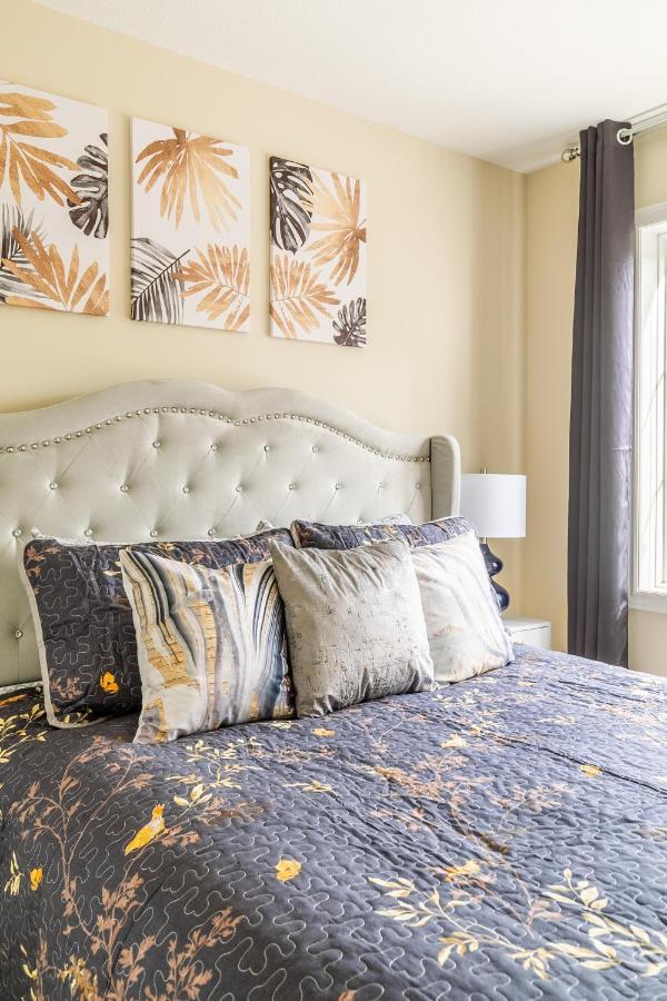 Globalstay Modern Townhomes In Lakeshore Steps To The Beach