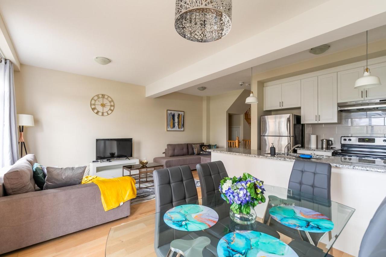 Globalstay Modern Townhomes In Lakeshore Steps To The Beach