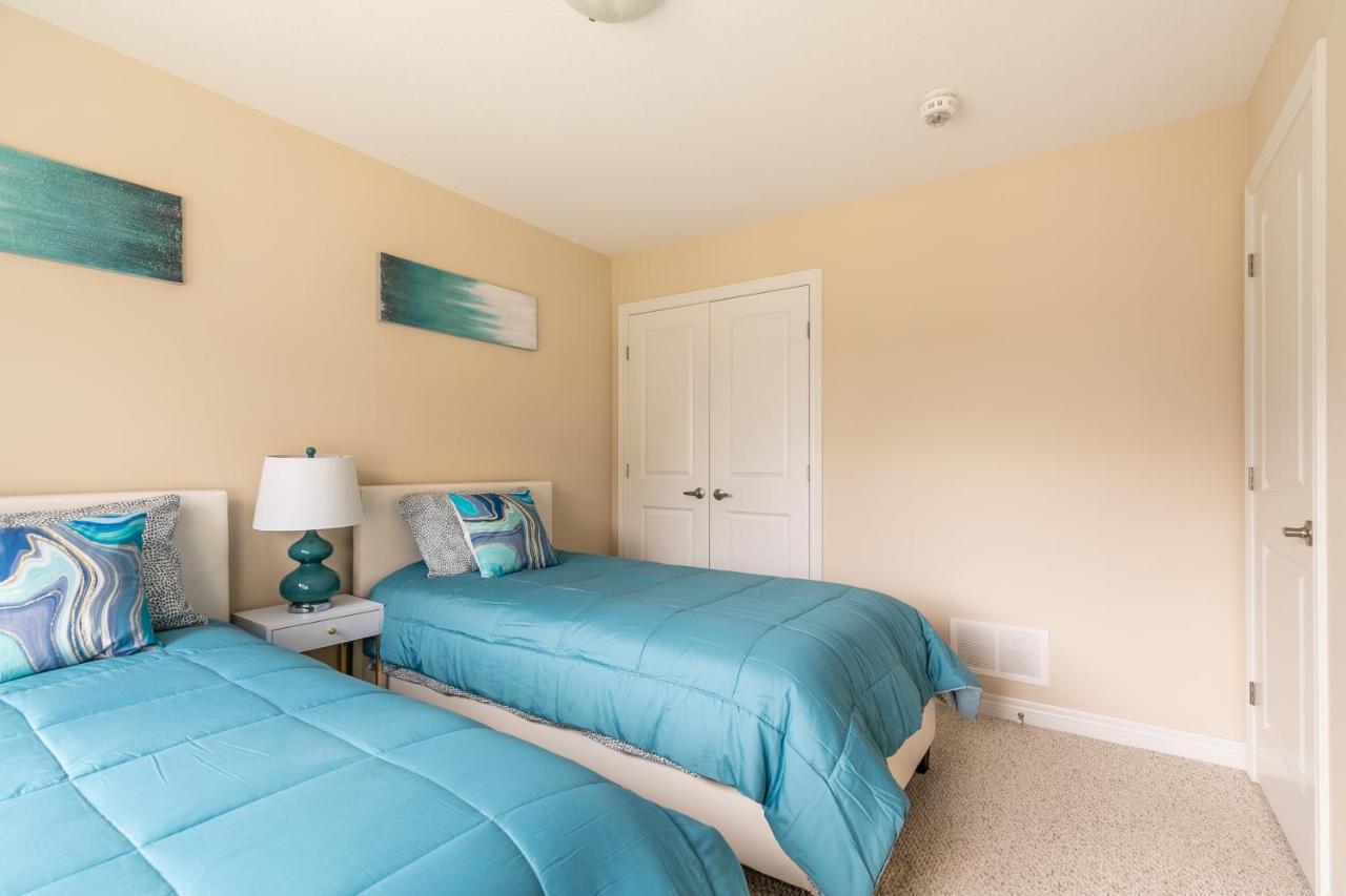 Globalstay Modern Townhomes In Lakeshore Steps To The Beach Hamilton