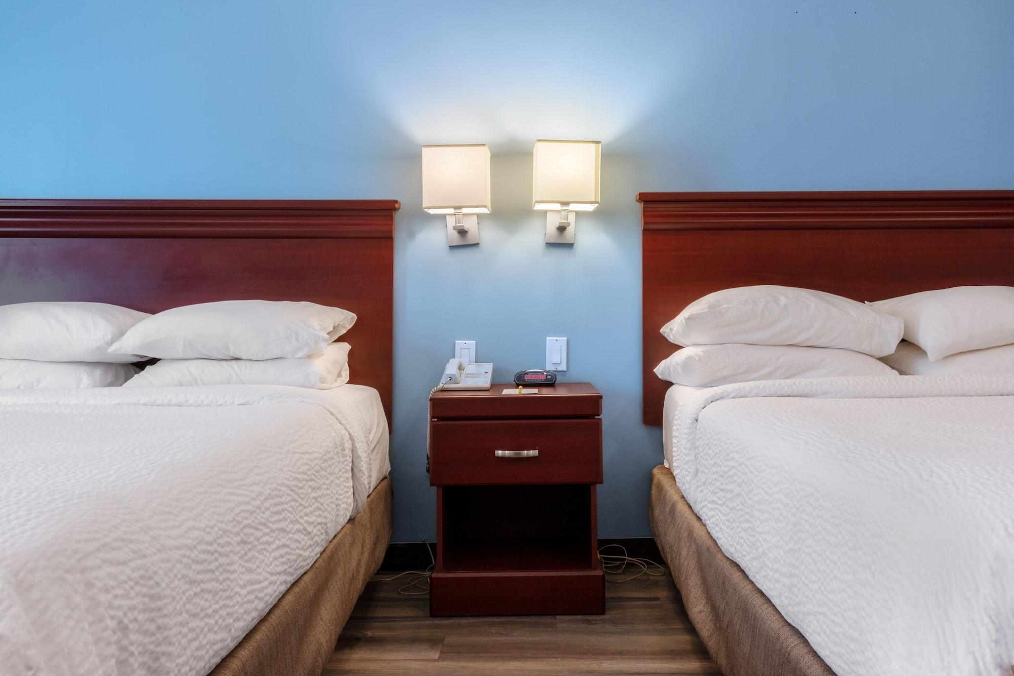 Hotel Days By Wyndham - Downtown Hamilton