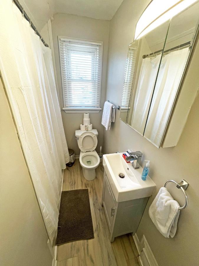 Chic Retreat - Comfy Beds - Garden - Pool Hamilton