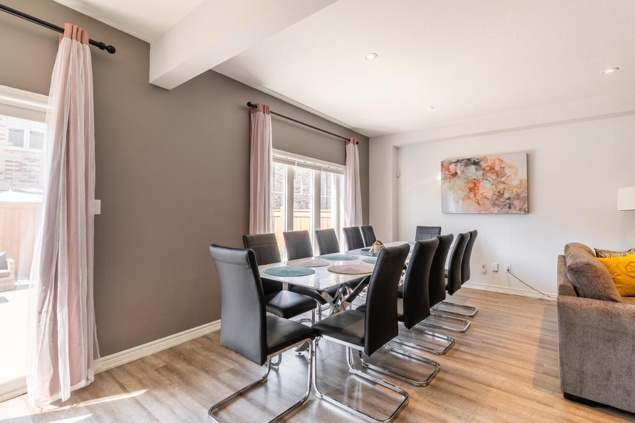 Modern Homes Ontario Shore By Globalstay *
