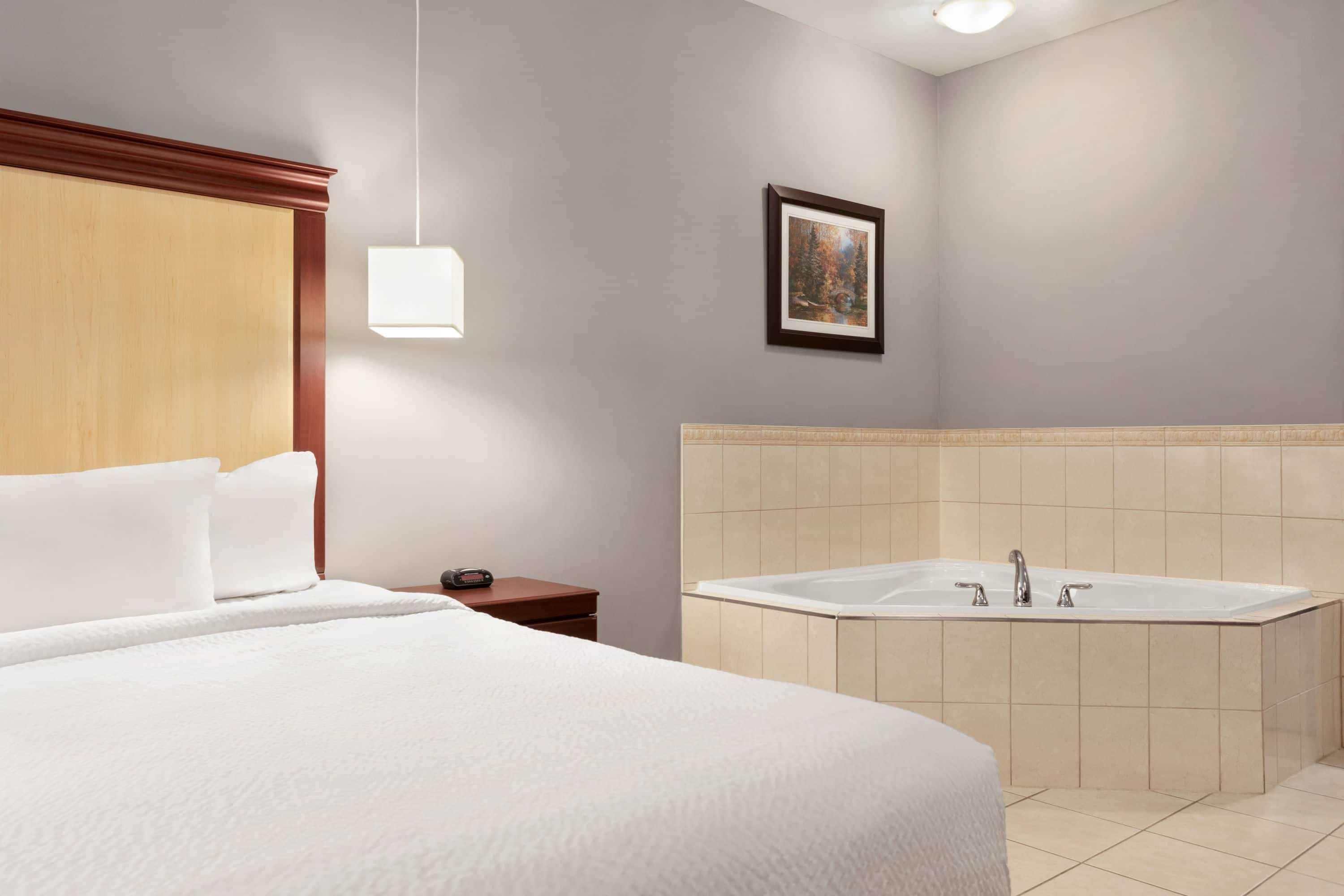 Days By Wyndham - Downtown 3*