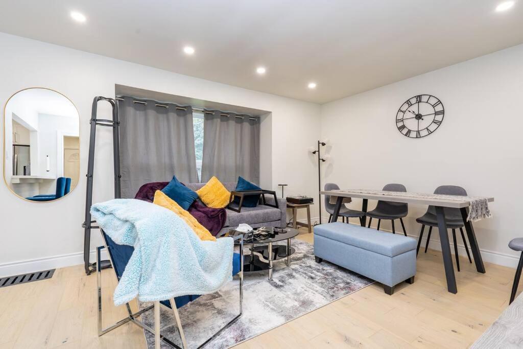 Cozy 4-bdrm Pet-friendly East Escape Hamilton