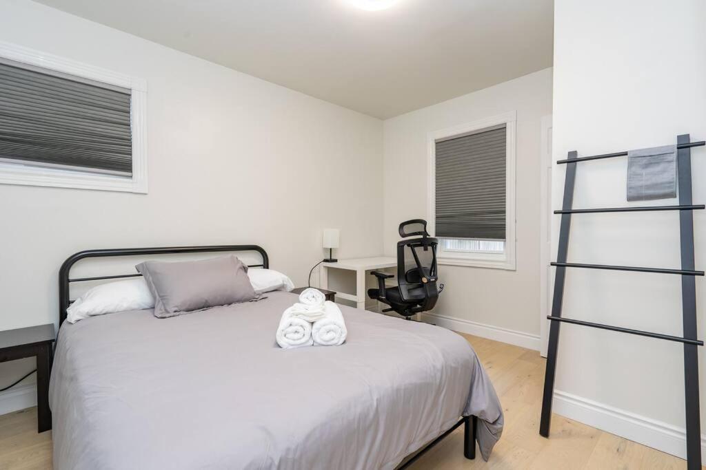 Holiday home Cozy 4-bdrm Pet-friendly East Escape *