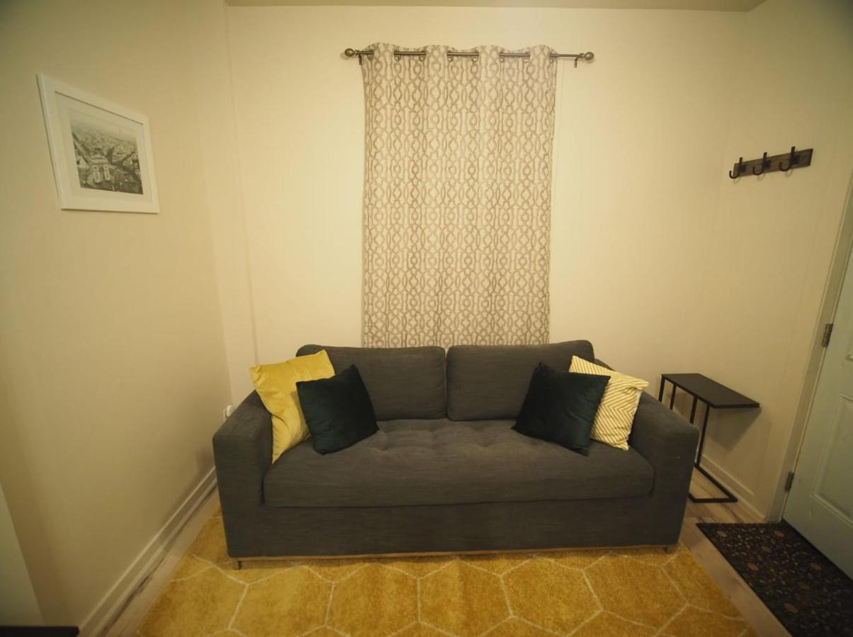 Cozy 1 Bedroom Centrally Located *
