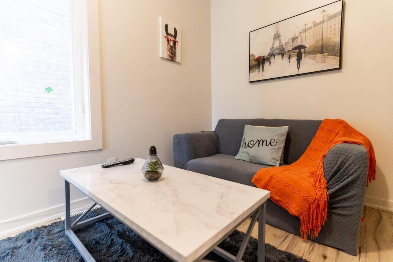 Modern 1 Bedroom With In-suite Laundry * Hamilton