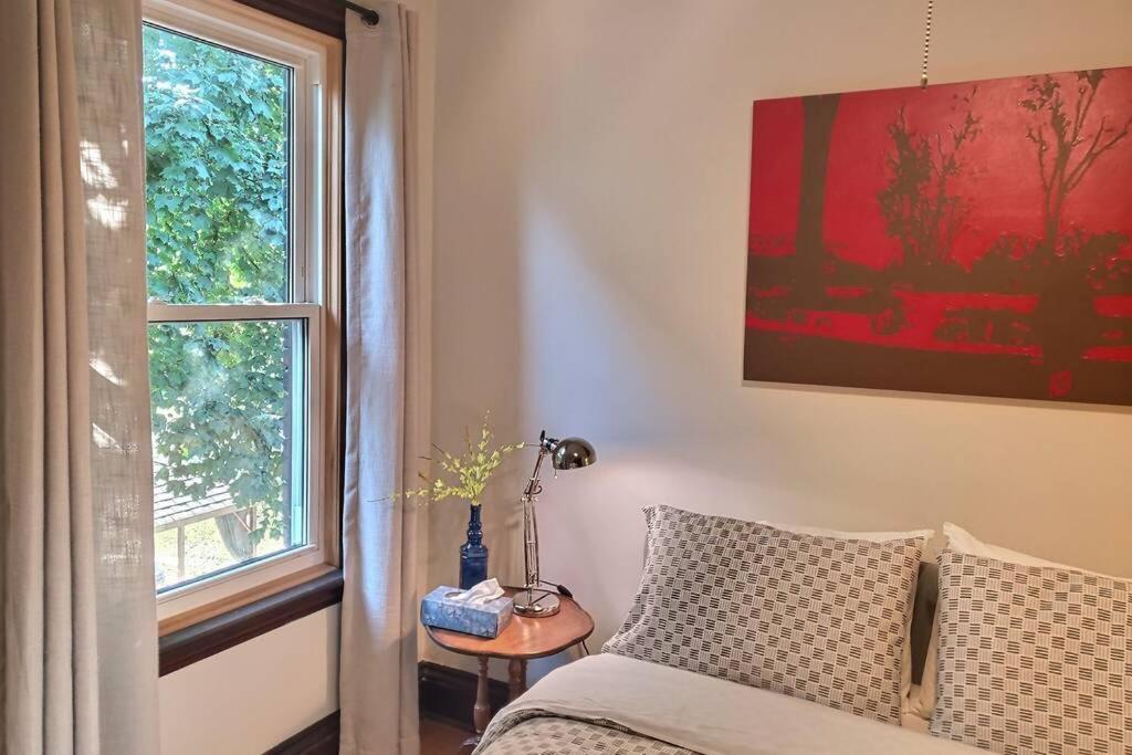 Holiday home Dundurn Dwelling-charming Century Hamilton