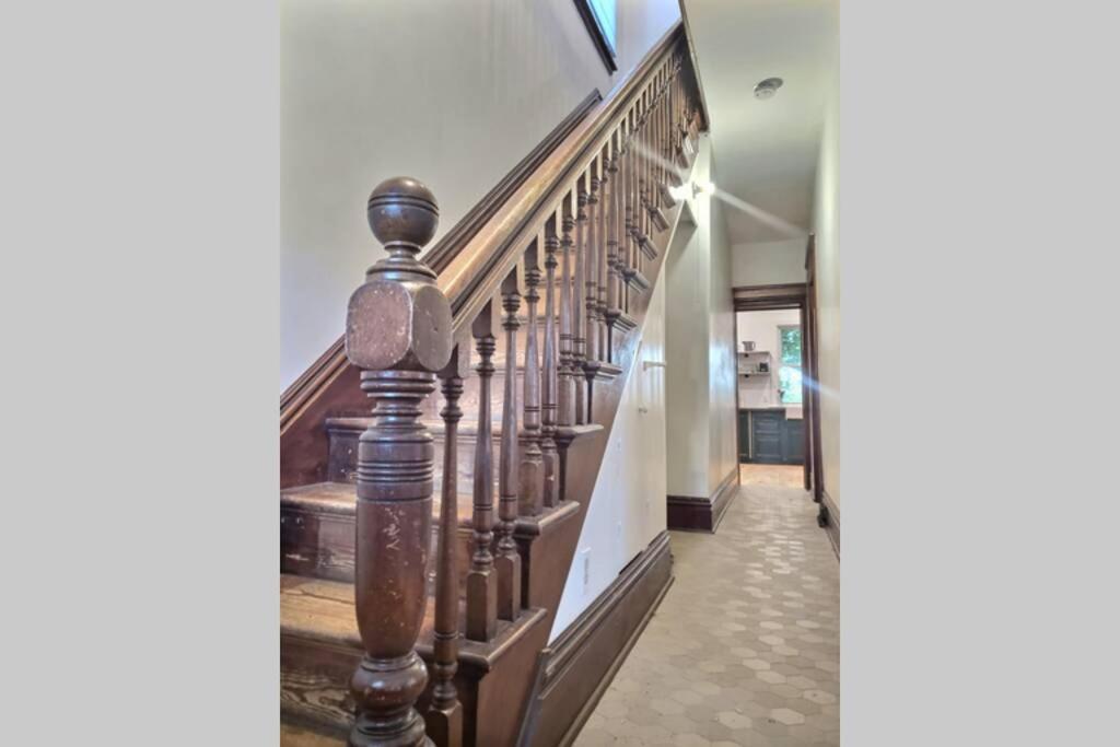 Holiday home Dundurn Dwelling-charming Century