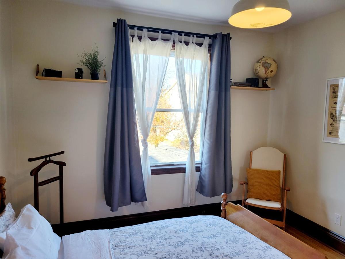 Holiday home Dundurn Dwelling-charming Century Hamilton