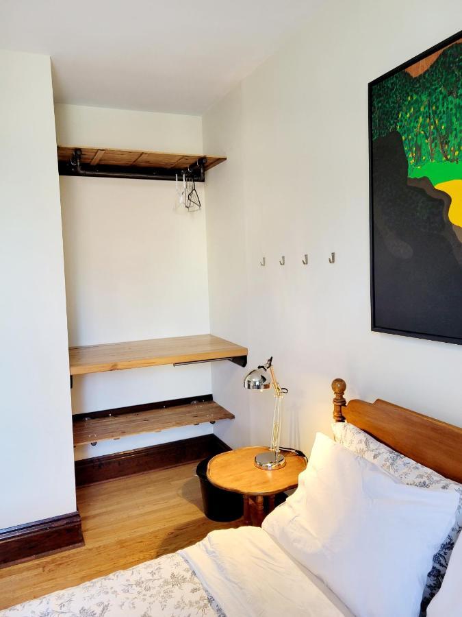 Dundurn Dwelling-charming Century Hamilton