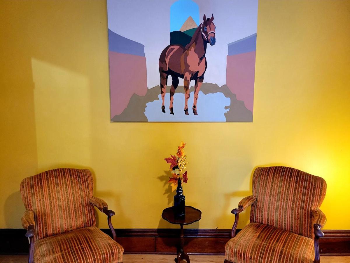 Dundurn Dwelling-charming Century