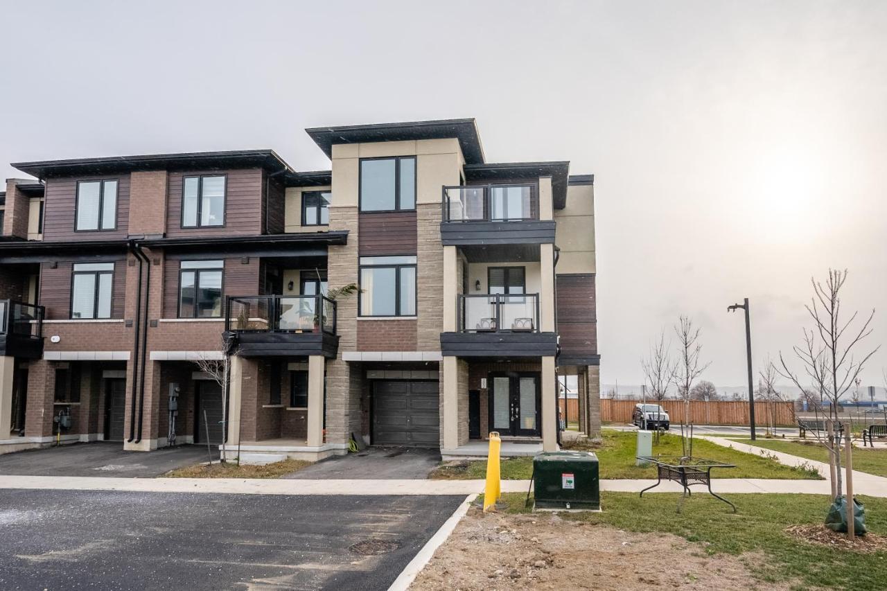 Modern Homes Ontario Shore By Globalstay Apartamento