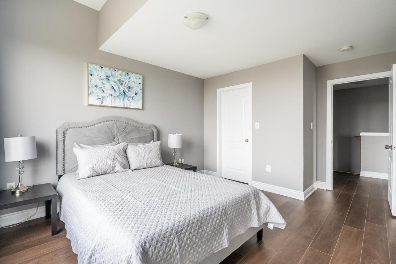 Modern Homes Ontario Shore By Globalstay Apartamento