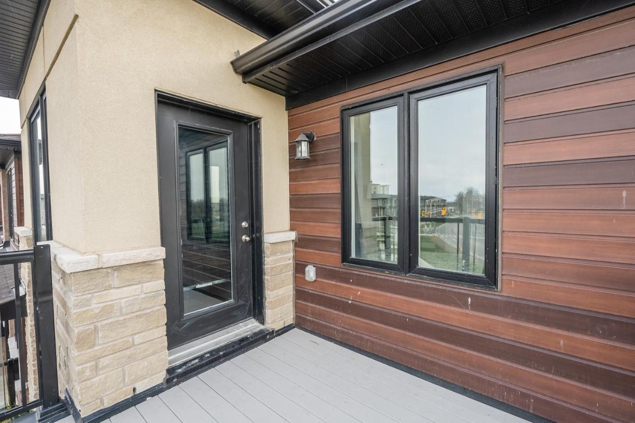 Modern Homes Ontario Shore By Globalstay