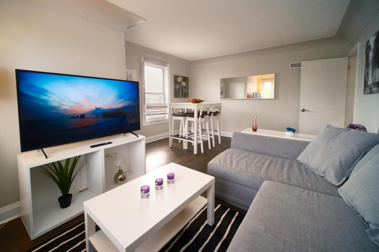 Chic Retreat - Comfy Beds - Garden - Pool Hamilton