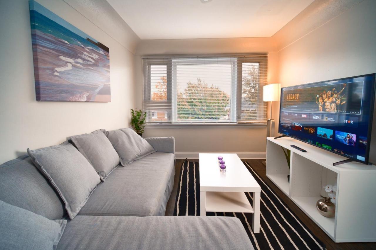 Apartment Chic Retreat - Comfy Beds - Garden - Pool *