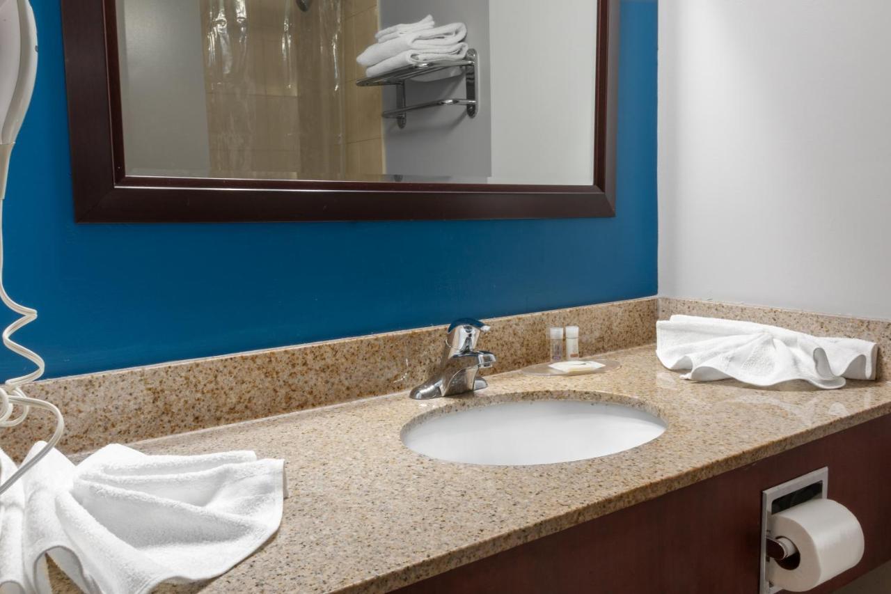 Premier & - Downtown Hamilton