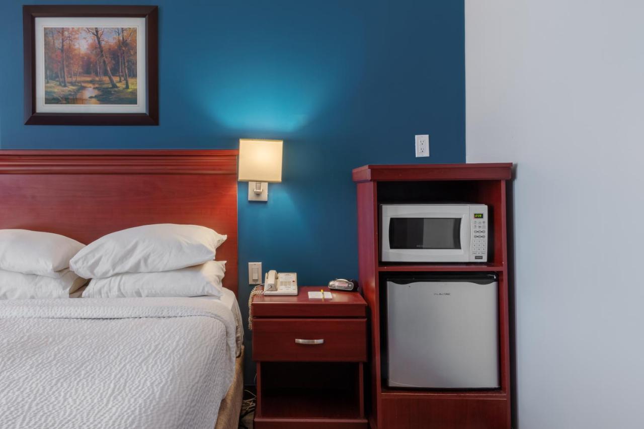 Premier & - Downtown 3* Hamilton