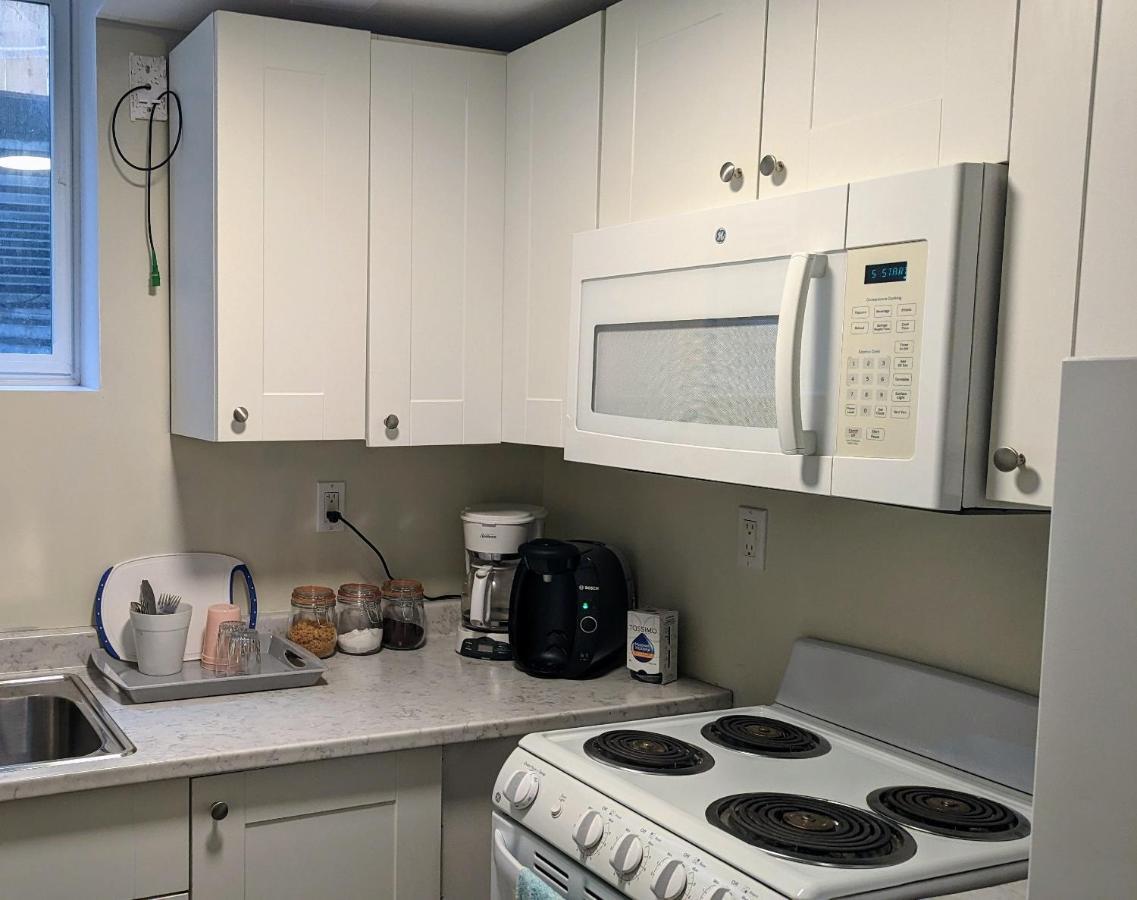 Apartment Small Haven With Sunlit Garden, Bsmt
