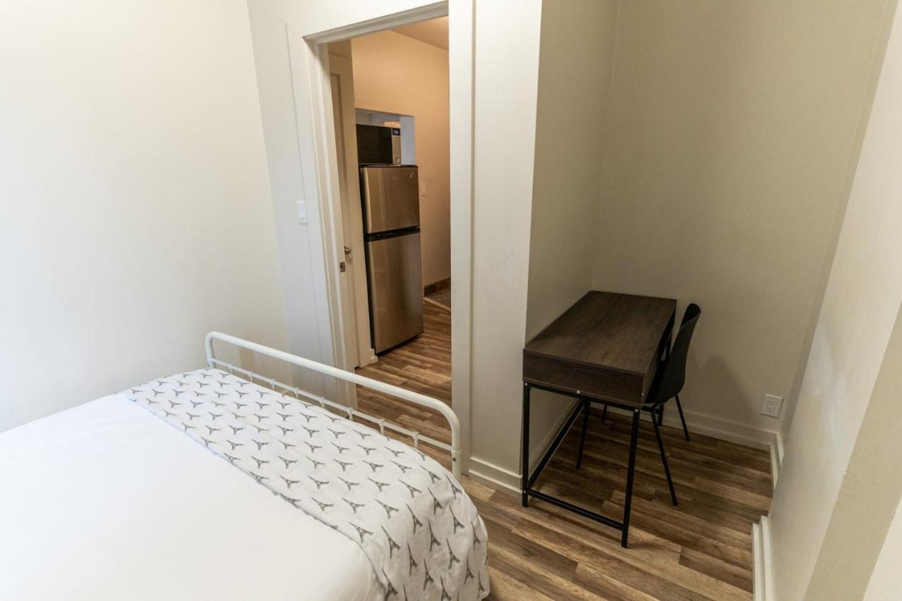 Lovely 2 Level * Hamilton