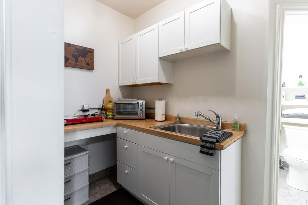 Lovely 2 Level Hamilton