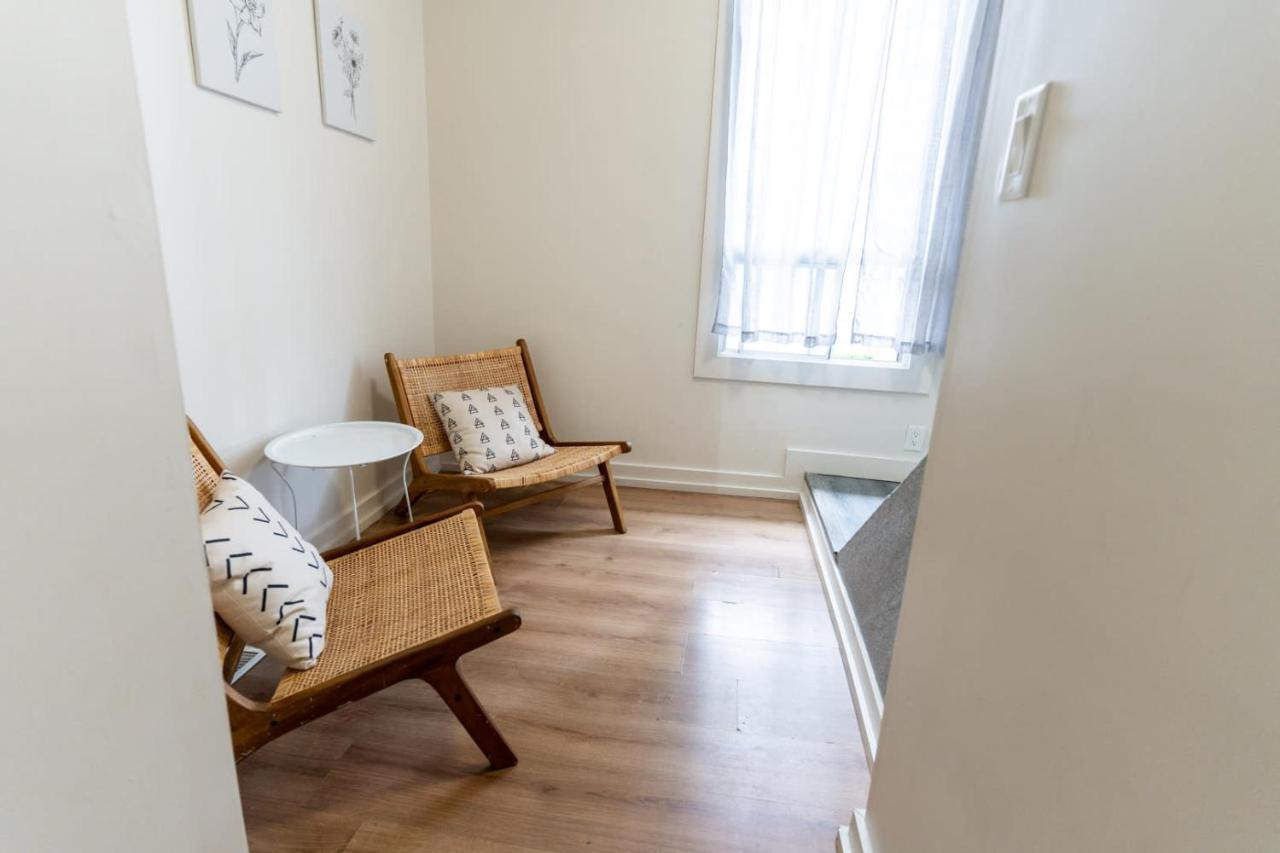 Lovely 2 Level Apartment Hamilton