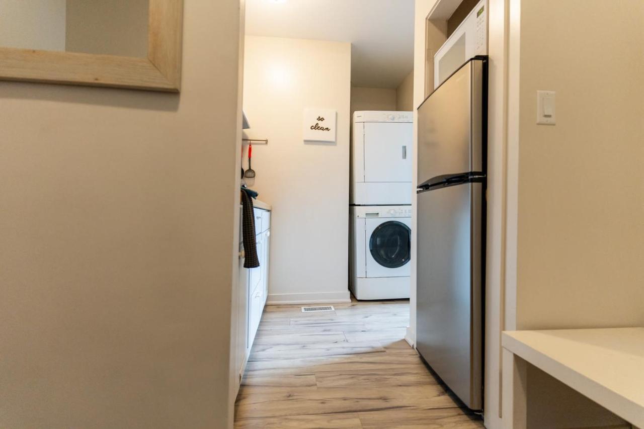 Apartment Modern 1 Bedroom With In-suite Laundry